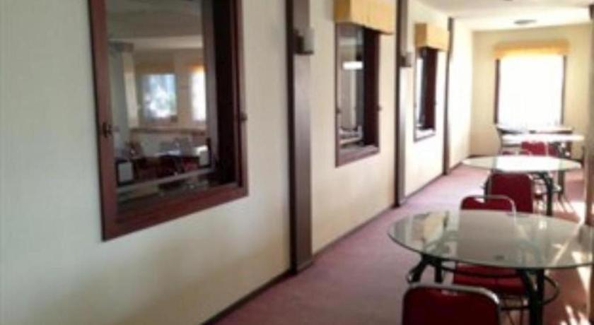 Grand Sumatera Hotel Surabaya Bagian luar foto
