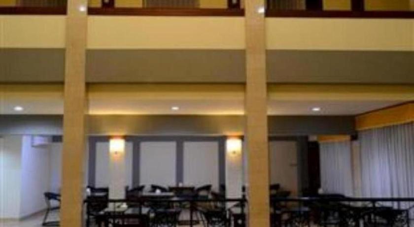 Grand Sumatera Hotel Surabaya Bagian luar foto