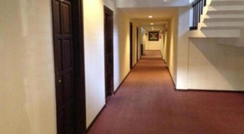 Grand Sumatera Hotel Surabaya Bagian luar foto
