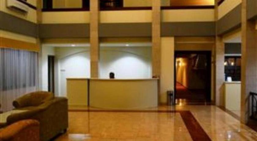 Grand Sumatera Hotel Surabaya Bagian luar foto