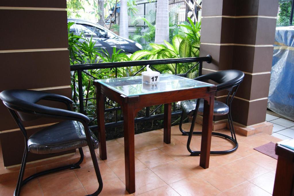 Grand Sumatera Hotel Surabaya Bagian luar foto