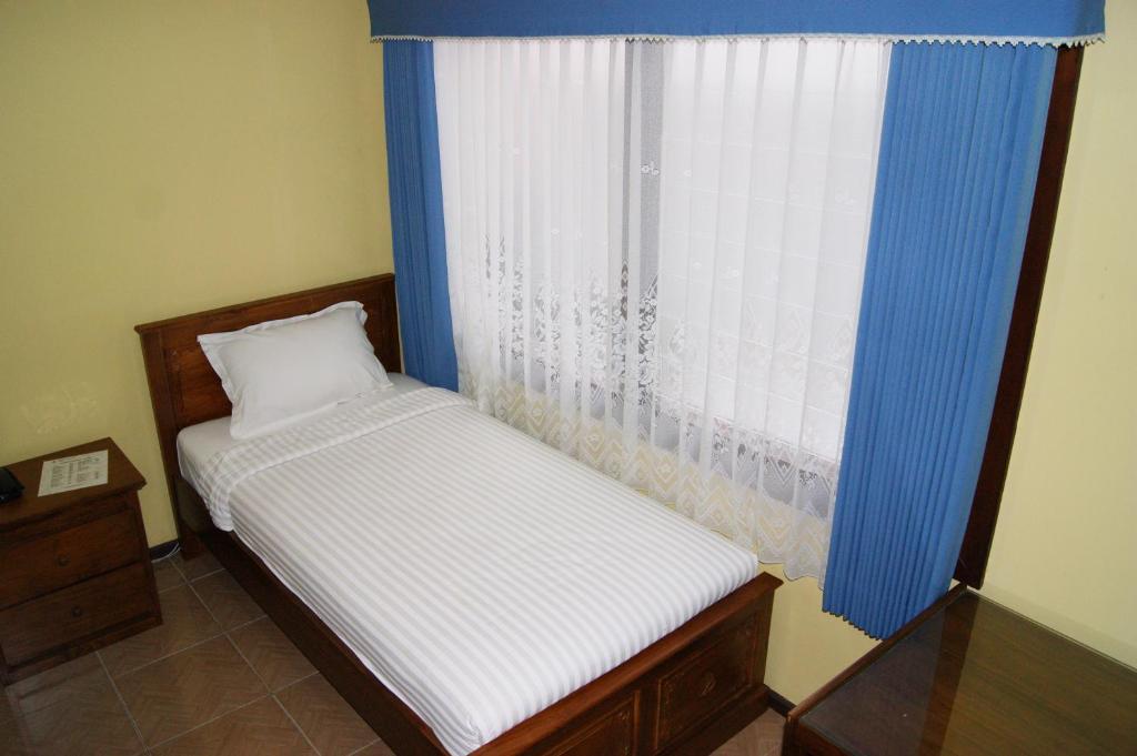 Grand Sumatera Hotel Surabaya Bagian luar foto