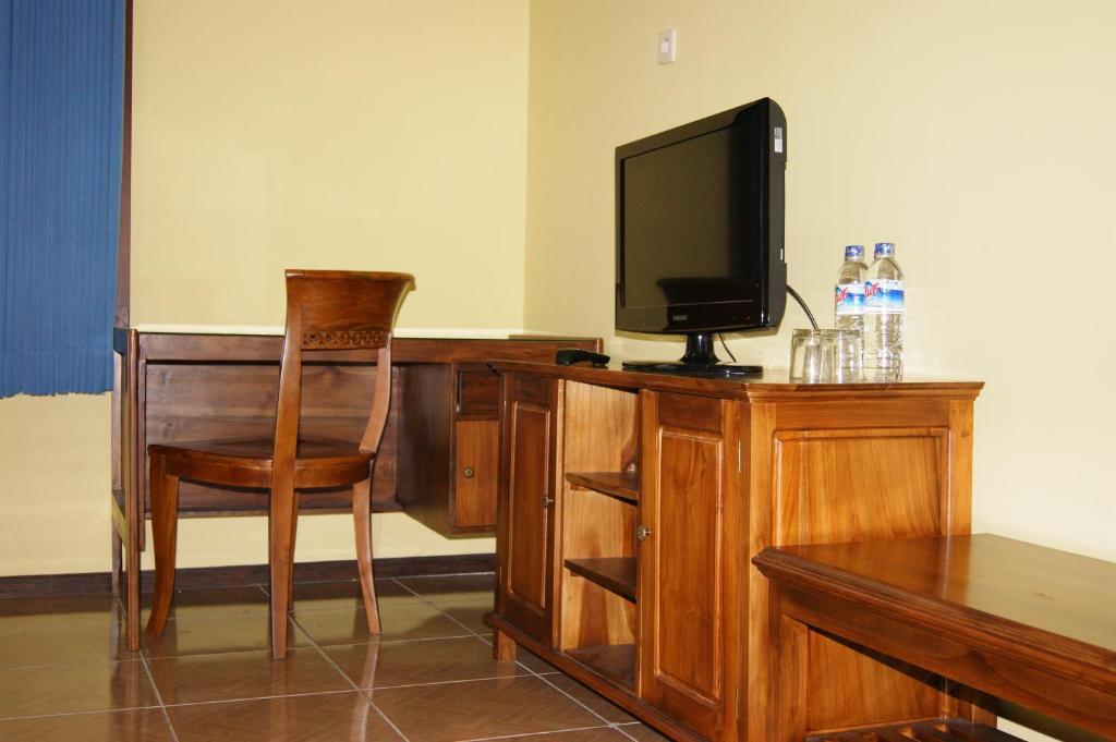 Grand Sumatera Hotel Surabaya Bagian luar foto